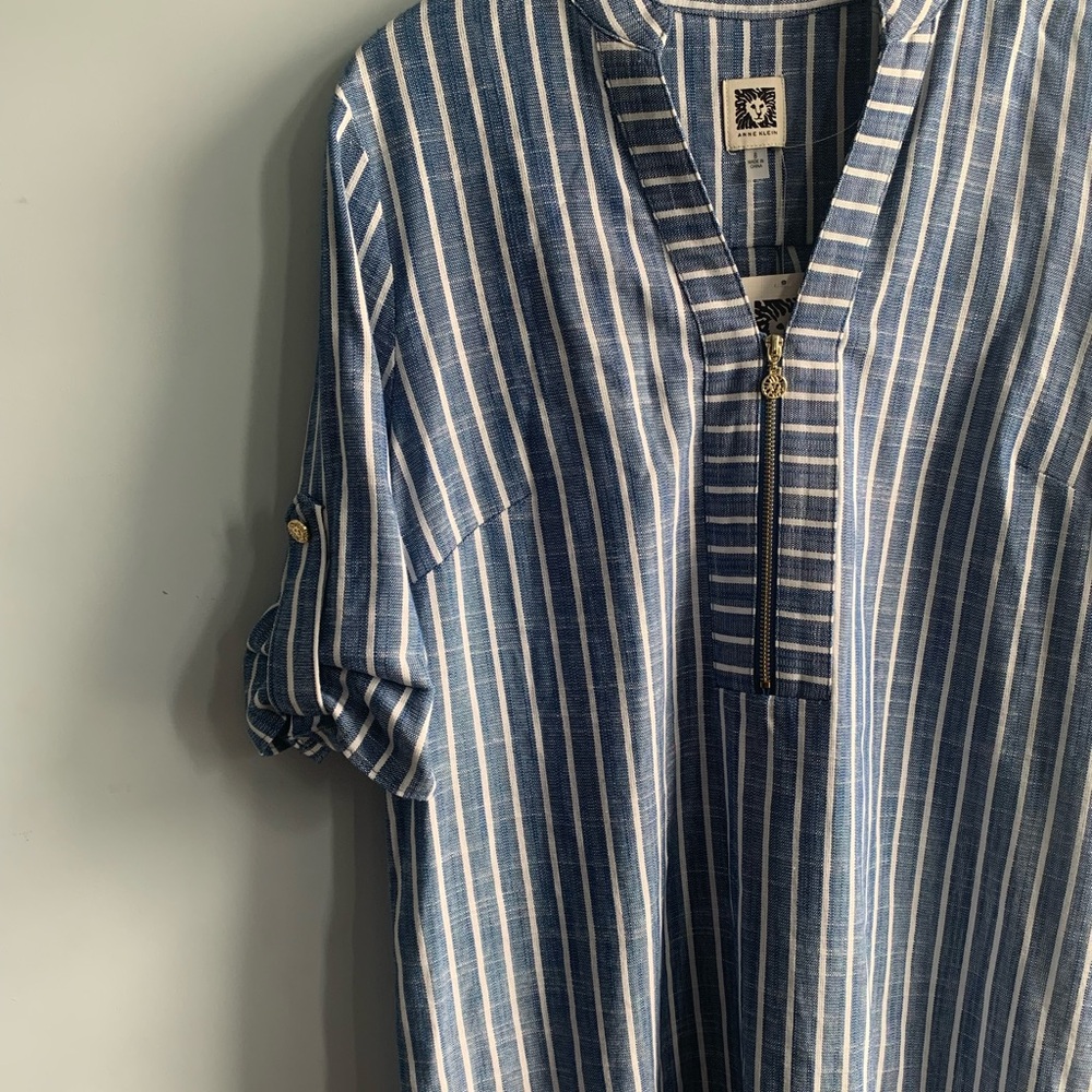 Beach cover up, linen but not light, a little heavier